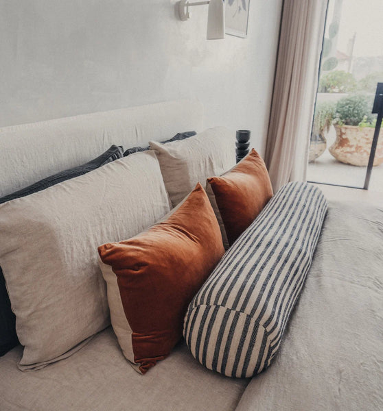 SAARDE Velvet/Linen Lumbar Cushion